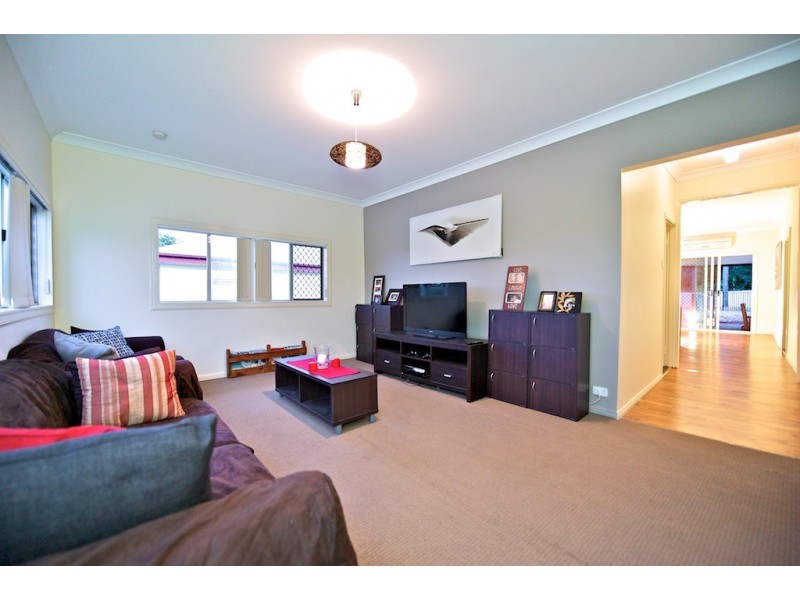 3 Gledson Street, North Booval QLD 4304