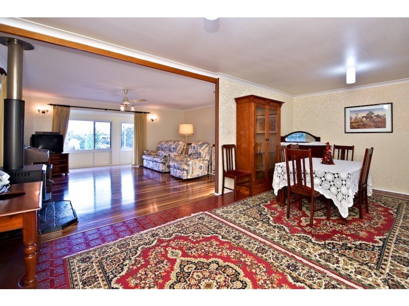 91 Robertson Road, Raceview QLD 4305