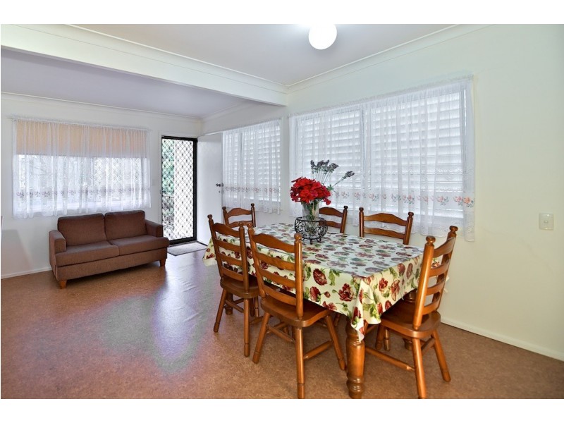 91 Robertson Road, Raceview QLD 4305