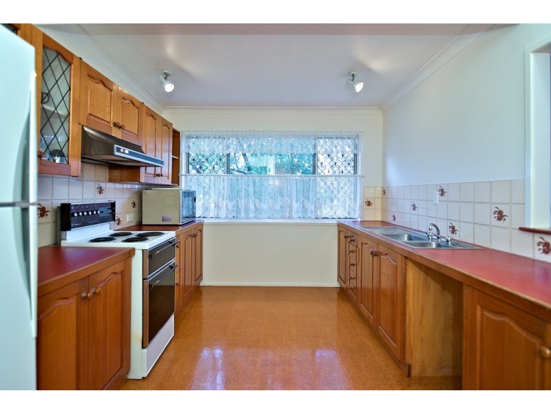91 Robertson Road, Raceview QLD 4305