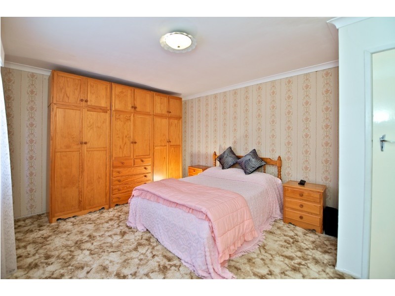 91 Robertson Road, Raceview QLD 4305