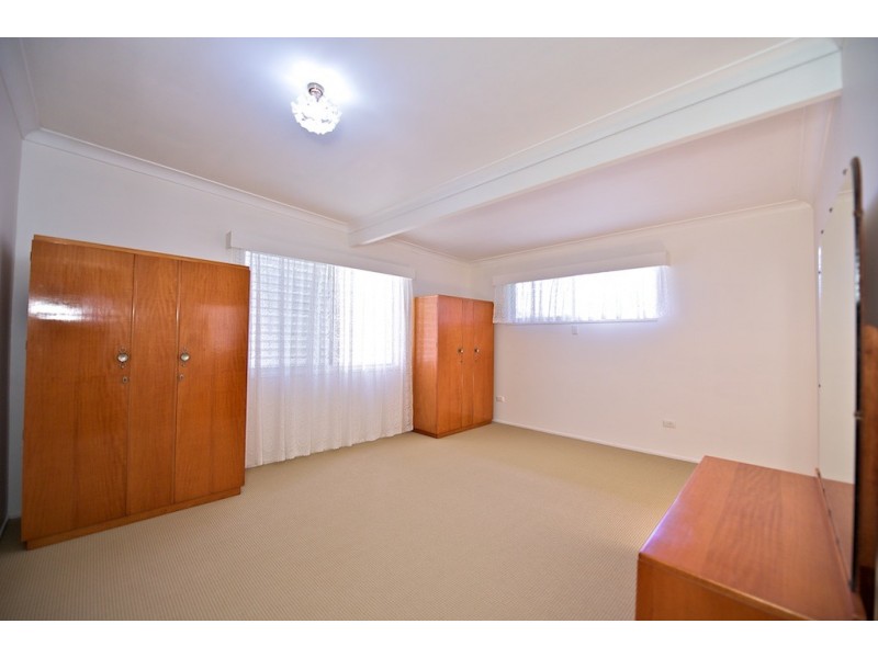 91 Robertson Road, Raceview QLD 4305