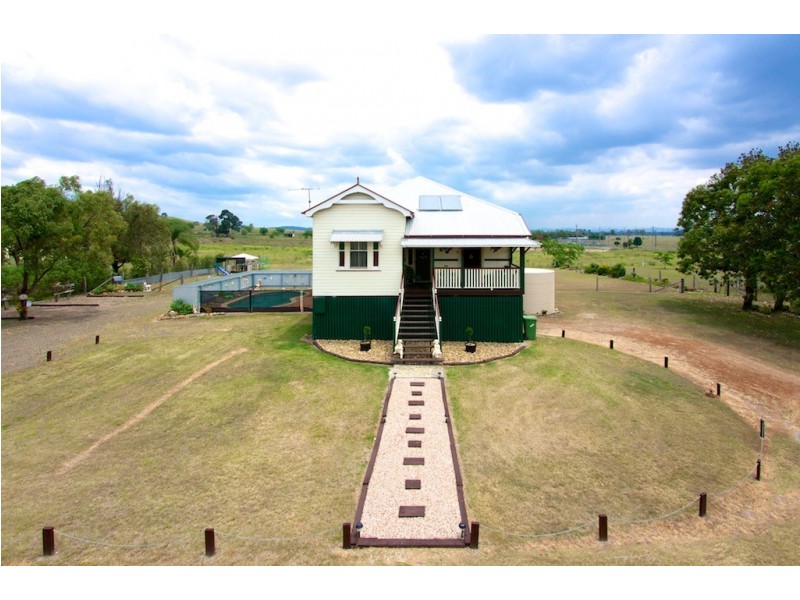 18 Saxelby Rd, Lowood QLD 4311