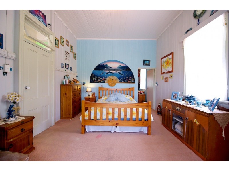 18 Saxelby Rd, Lowood QLD 4311