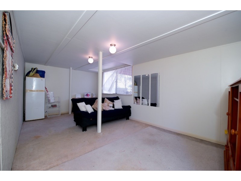 18 Saxelby Rd, Lowood QLD 4311