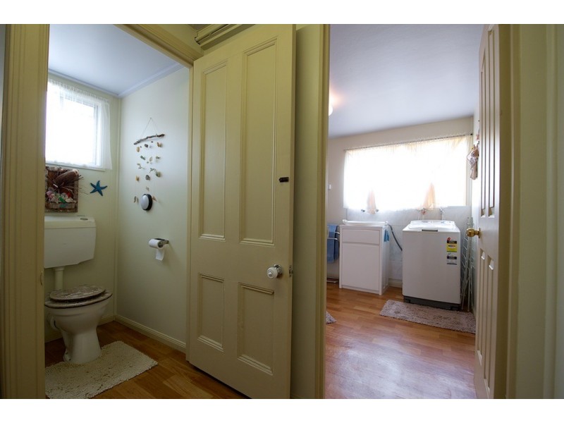 18 Saxelby Rd, Lowood QLD 4311