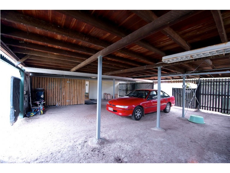 18 Saxelby Rd, Lowood QLD 4311