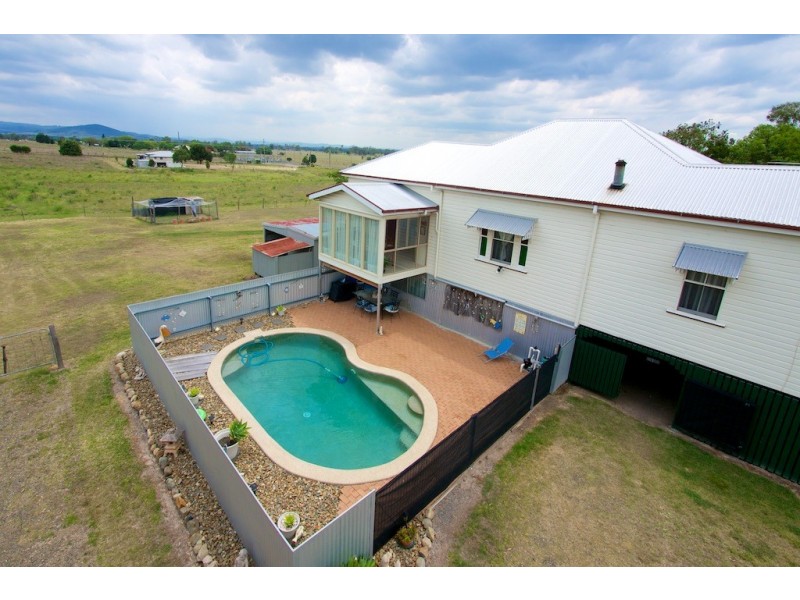 18 Saxelby Rd, Lowood QLD 4311
