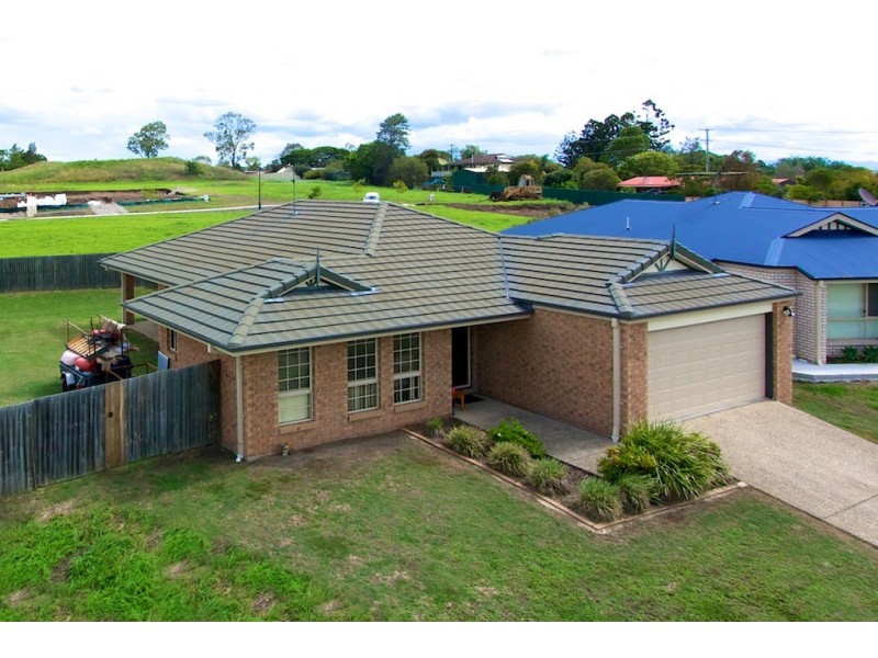 10 Jared Circuit, Yamanto QLD 4305