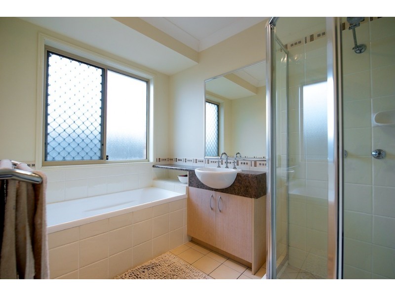 10 Jared Circuit, Yamanto QLD 4305