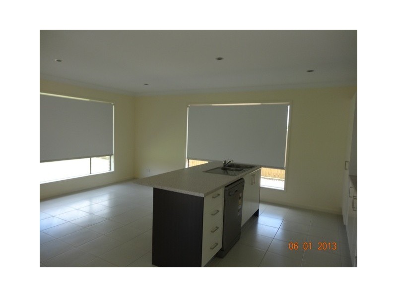 18 Peregrine Drive, Lowood QLD 4311