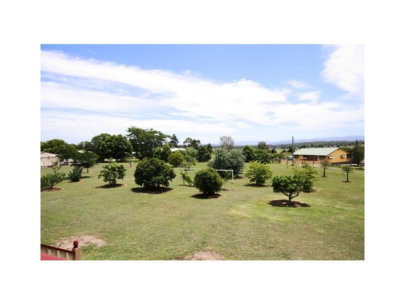 7 Dumke St, Lowood QLD 4311