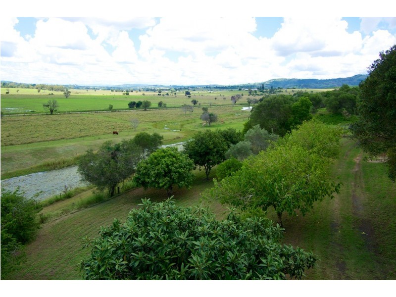 494 Fernvale Rd, Glamorgan Vale QLD 4306