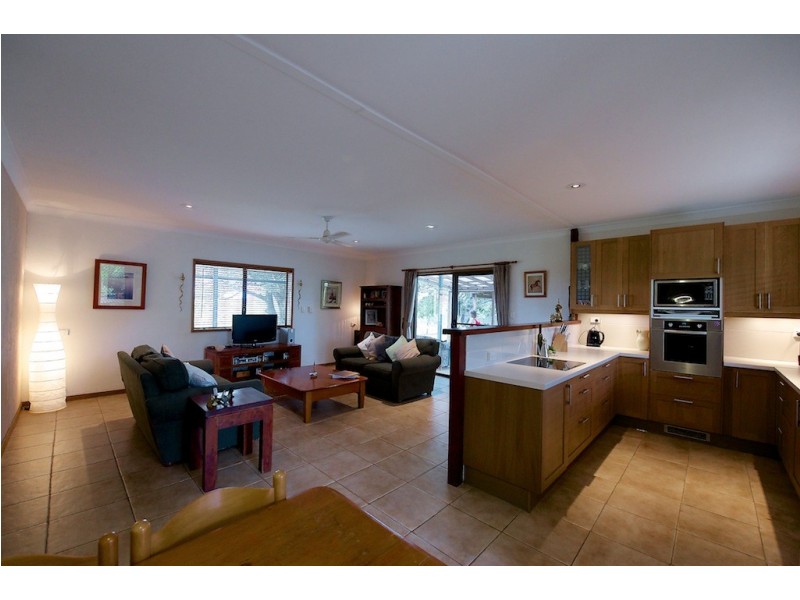 494 Fernvale Rd, Glamorgan Vale QLD 4306