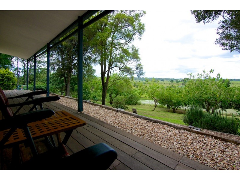 494 Fernvale Rd, Glamorgan Vale QLD 4306