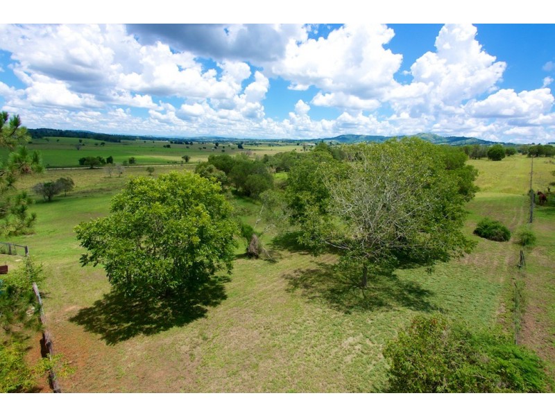 494 Fernvale Rd, Glamorgan Vale QLD 4306