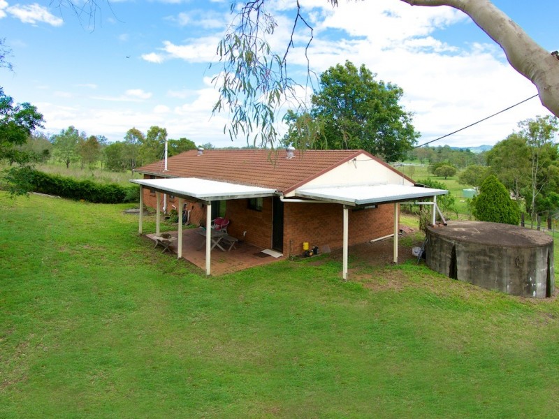 76 Mockers Road, Fairney View QLD 4306