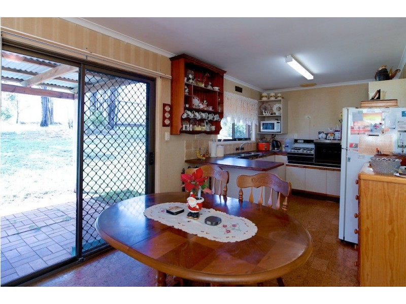 76 Mockers Road, Fairney View QLD 4306