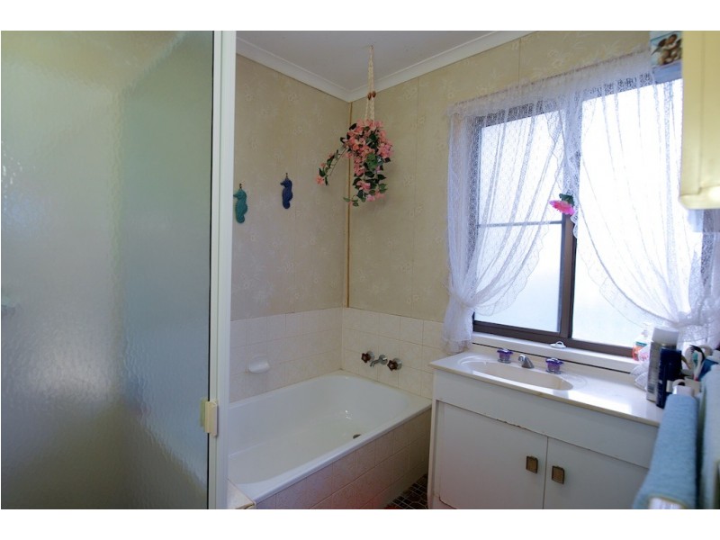 76 Mockers Road, Fairney View QLD 4306