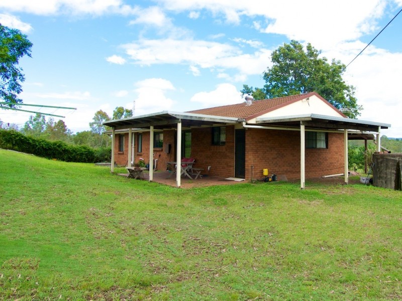 76 Mockers Road, Fairney View QLD 4306