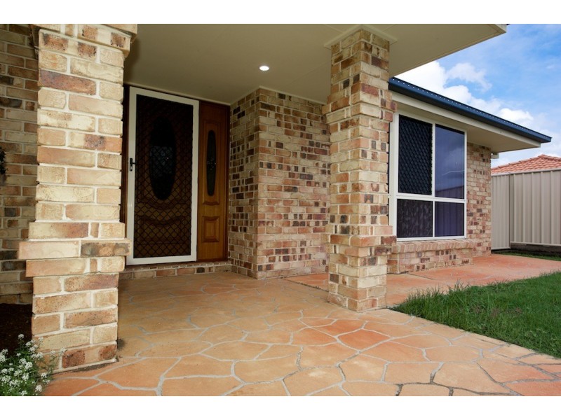 24 Chestnut Drive, Flinders View QLD 4305