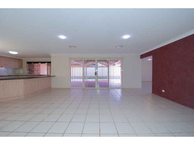 24 Chestnut Drive, Flinders View QLD 4305