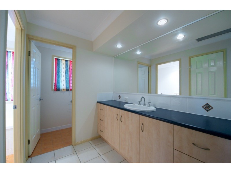 24 Chestnut Drive, Flinders View QLD 4305