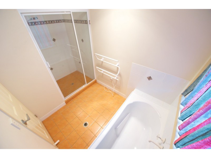24 Chestnut Drive, Flinders View QLD 4305