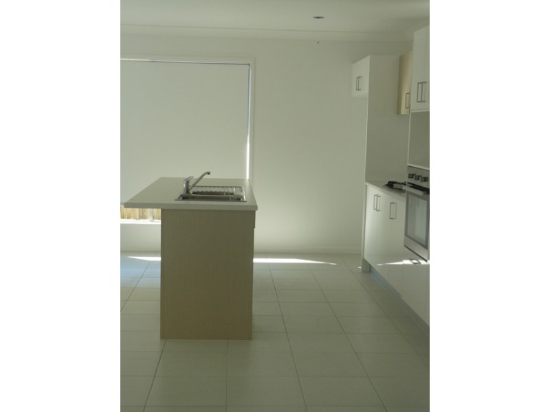 22 Peregrine Drive, Lowood QLD 4311