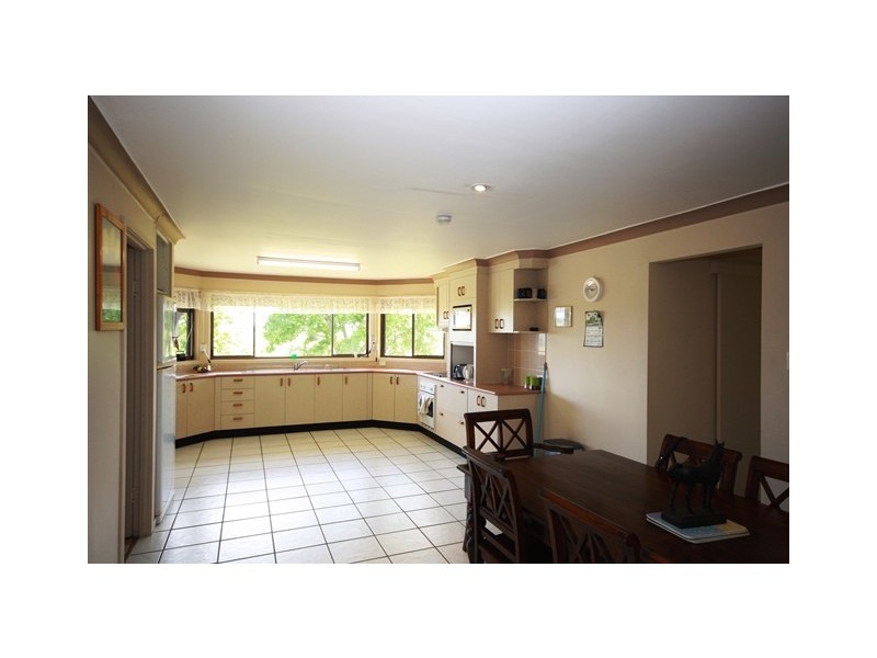 93 Hecks Rd, Glamorgan Vale QLD 4306