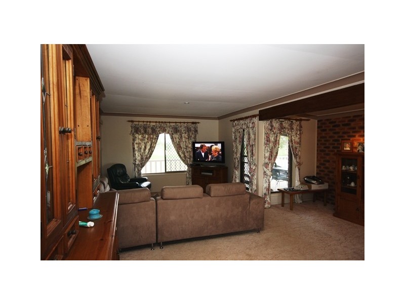 93 Hecks Rd, Glamorgan Vale QLD 4306