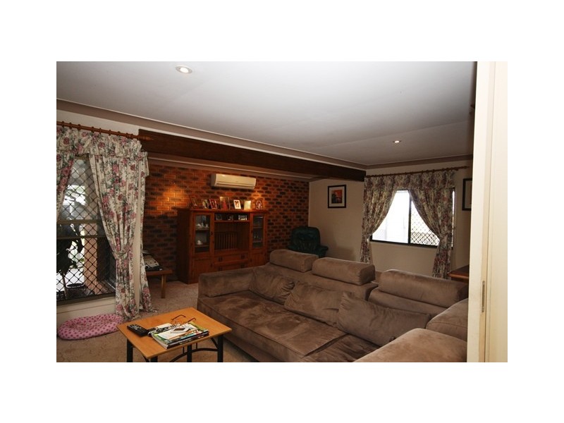 93 Hecks Rd, Glamorgan Vale QLD 4306