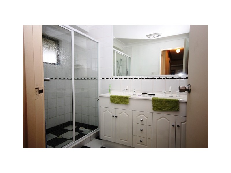 93 Hecks Rd, Glamorgan Vale QLD 4306