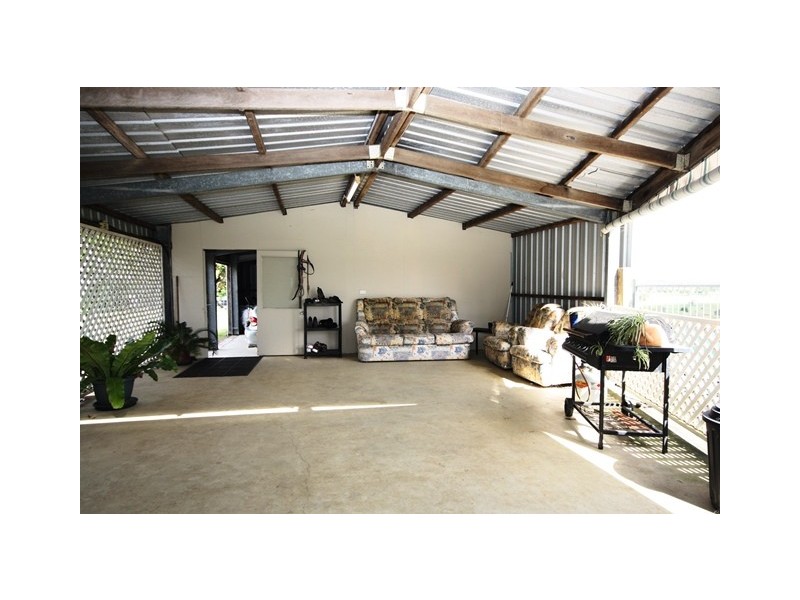 93 Hecks Rd, Glamorgan Vale QLD 4306