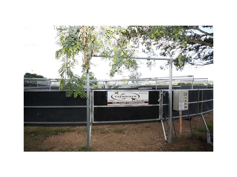 93 Hecks Rd, Glamorgan Vale QLD 4306
