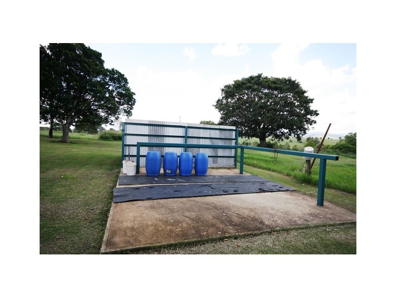 93 Hecks Rd, Glamorgan Vale QLD 4306