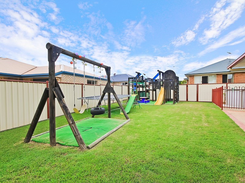 5 Zoe Court, Raceview QLD 4305