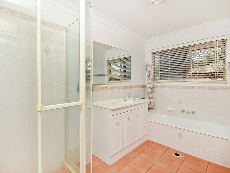 5 Zoe Court, Raceview QLD 4305