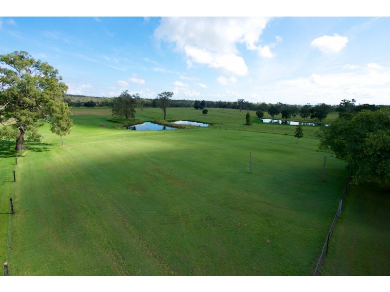 19 Reinbotts Rd, Lowood QLD 4311