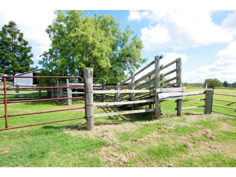 19 Reinbotts Rd, Lowood QLD 4311