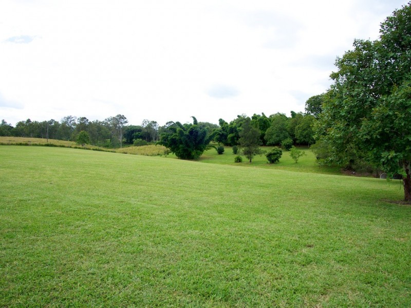 163 Lindemans Rd, Lowood QLD 4311