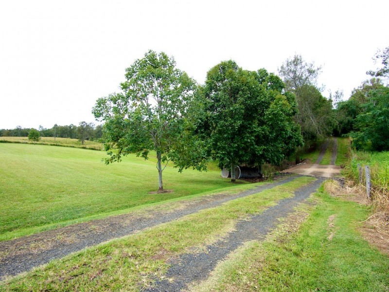 163 Lindemans Rd, Lowood QLD 4311
