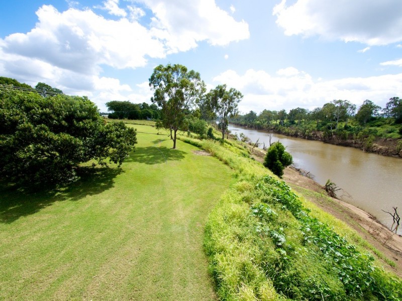 163 Lindemans Rd, Lowood QLD 4311