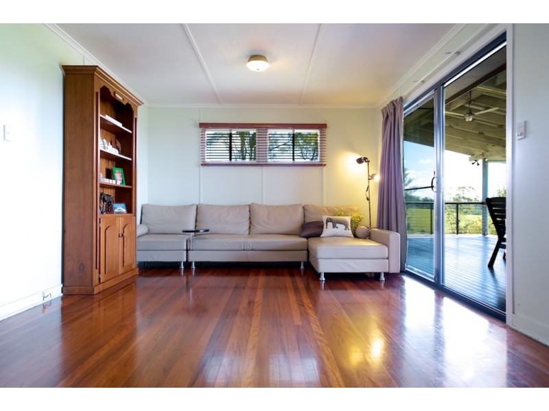 48 Sherlocks Rd, Pine Mountain QLD 4306