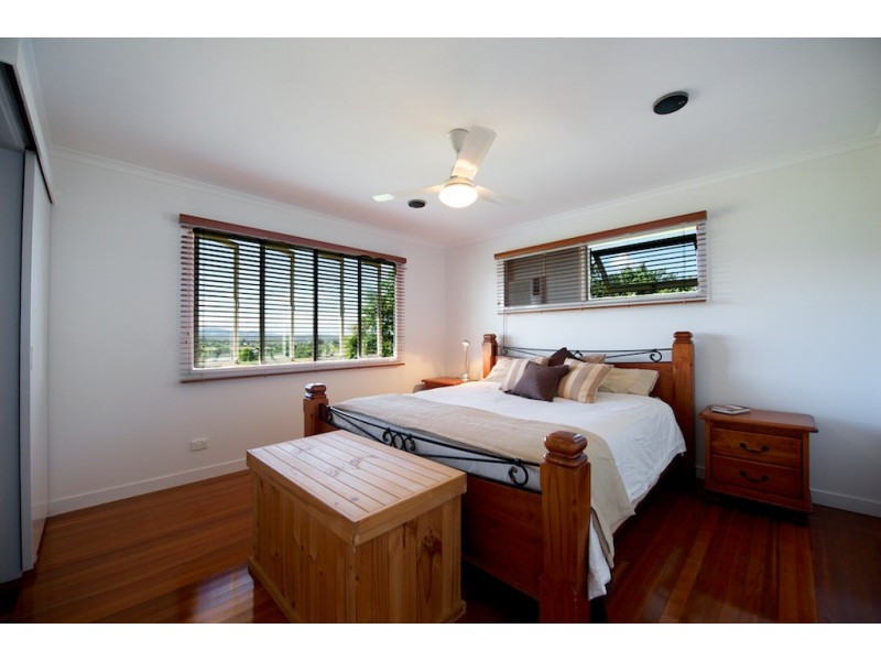 48 Sherlocks Rd, Pine Mountain QLD 4306