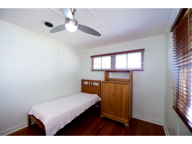 48 Sherlocks Rd, Pine Mountain QLD 4306