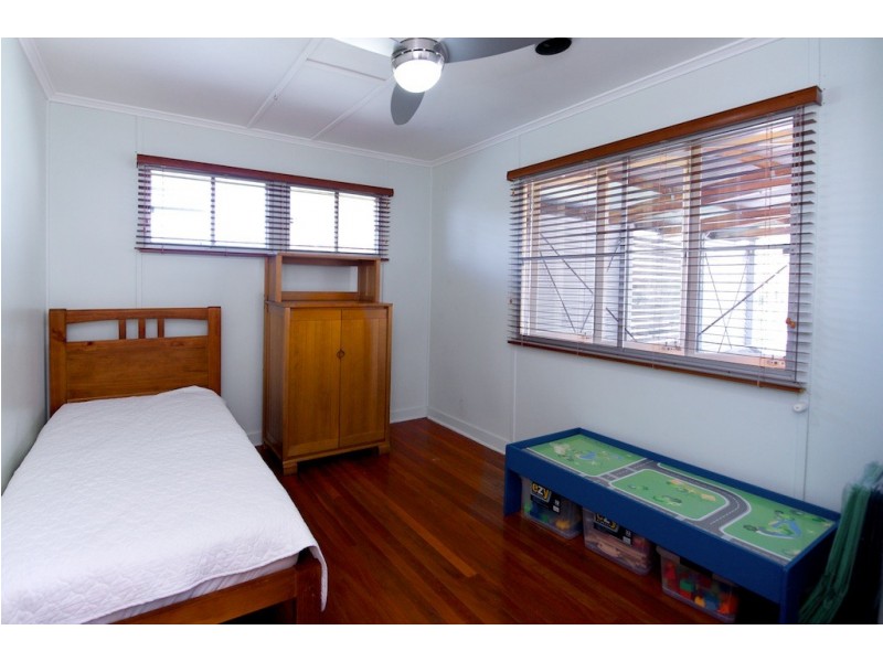 48 Sherlocks Rd, Pine Mountain QLD 4306