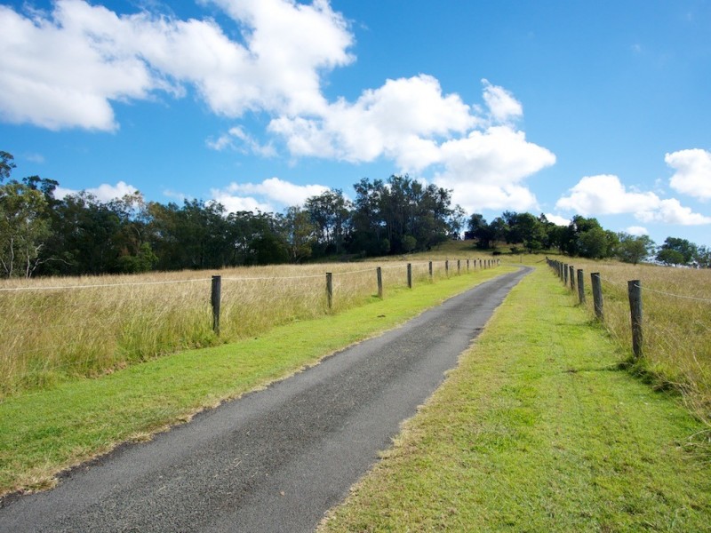 48 Sherlocks Rd, Pine Mountain QLD 4306