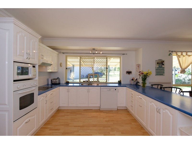 74 Borallon Station Rd, Pine Mountain QLD 4306