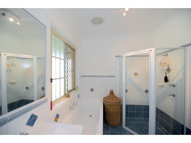 74 Borallon Station Rd, Pine Mountain QLD 4306
